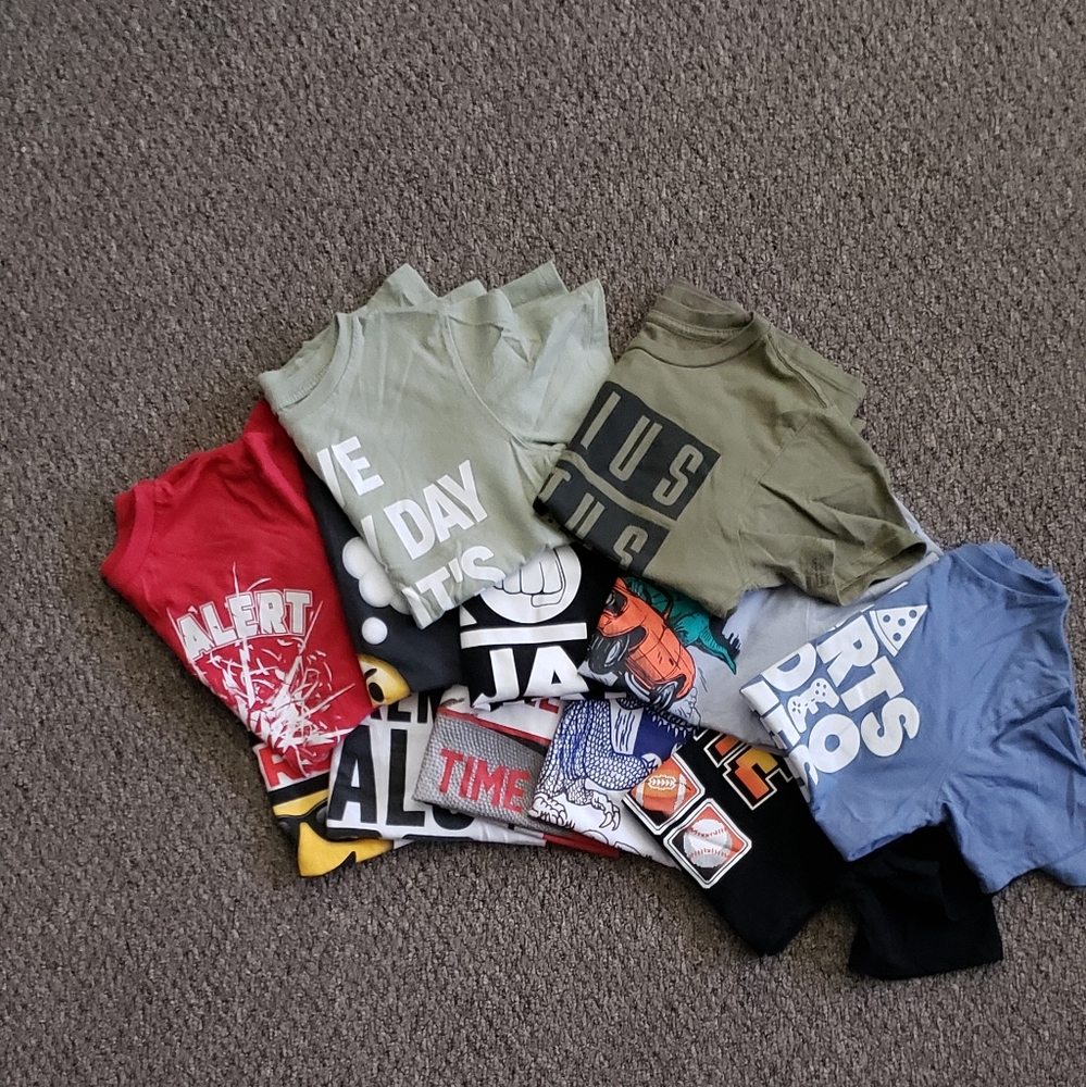 SOLD - 12 size 5/6 children's place graphics t-shirts